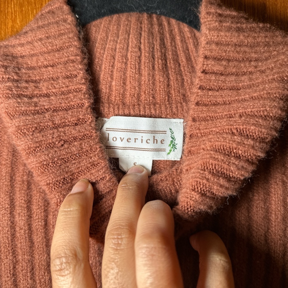 Sweater - Picture 4 of 4
